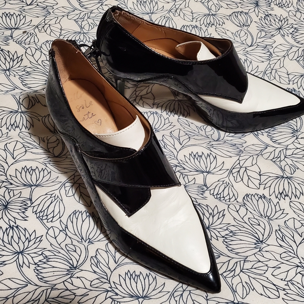 Banana republic heel shoes vintage style